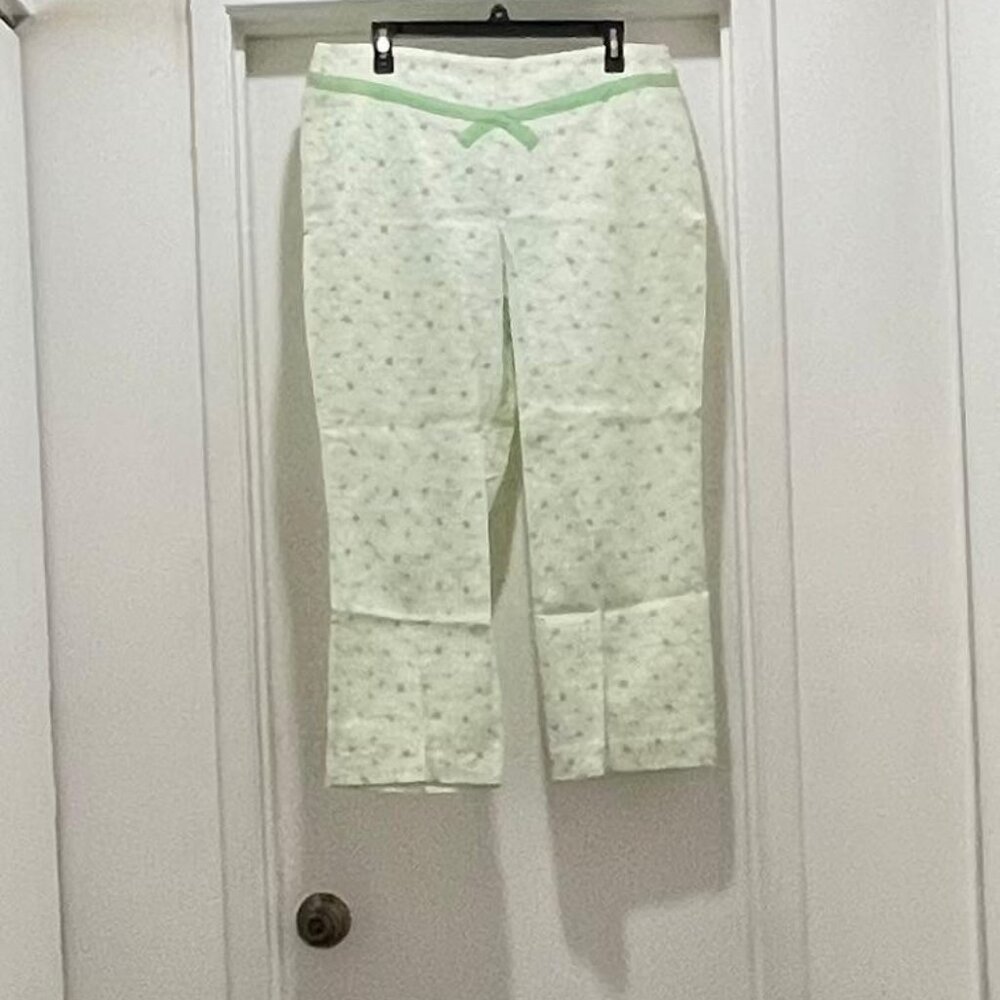 Honeydew/White Sz.14 International Concepts I.N.C. Capris Pants